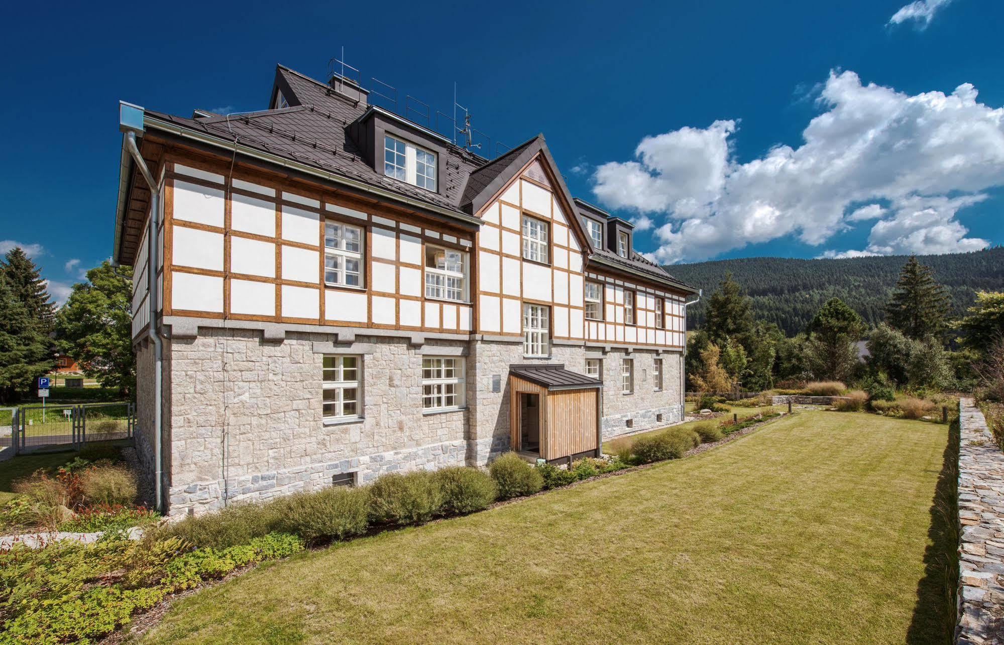 Theresian Apartment Ostružná Екстериор снимка